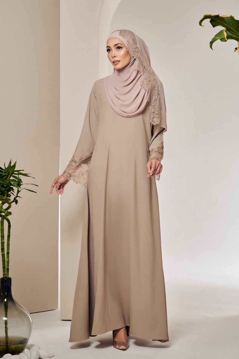 AMIA Abaya in Soft Brown