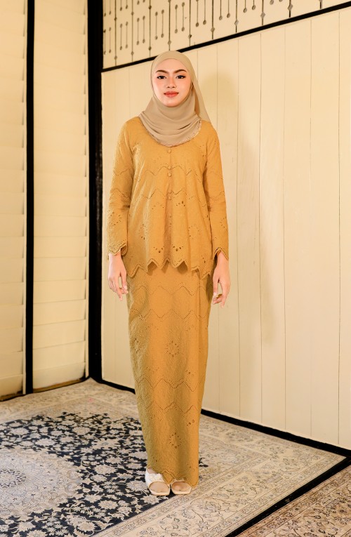 NUANSA Kurung 2.0 in Mustard