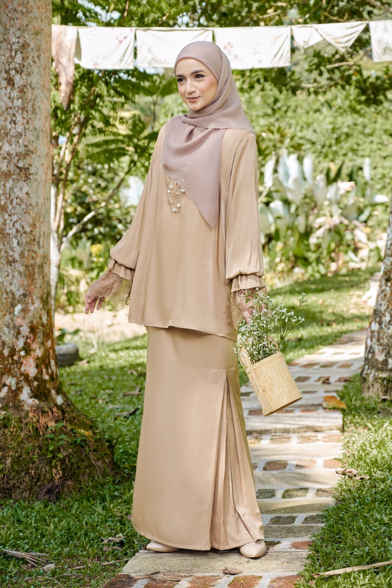 Qarisa Kurung in Almond Brown