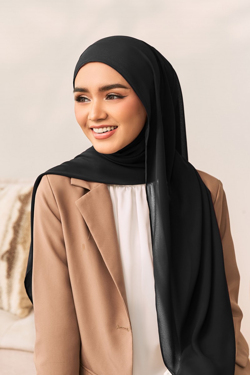 SHAMA Magnetic Long Shawl in Black