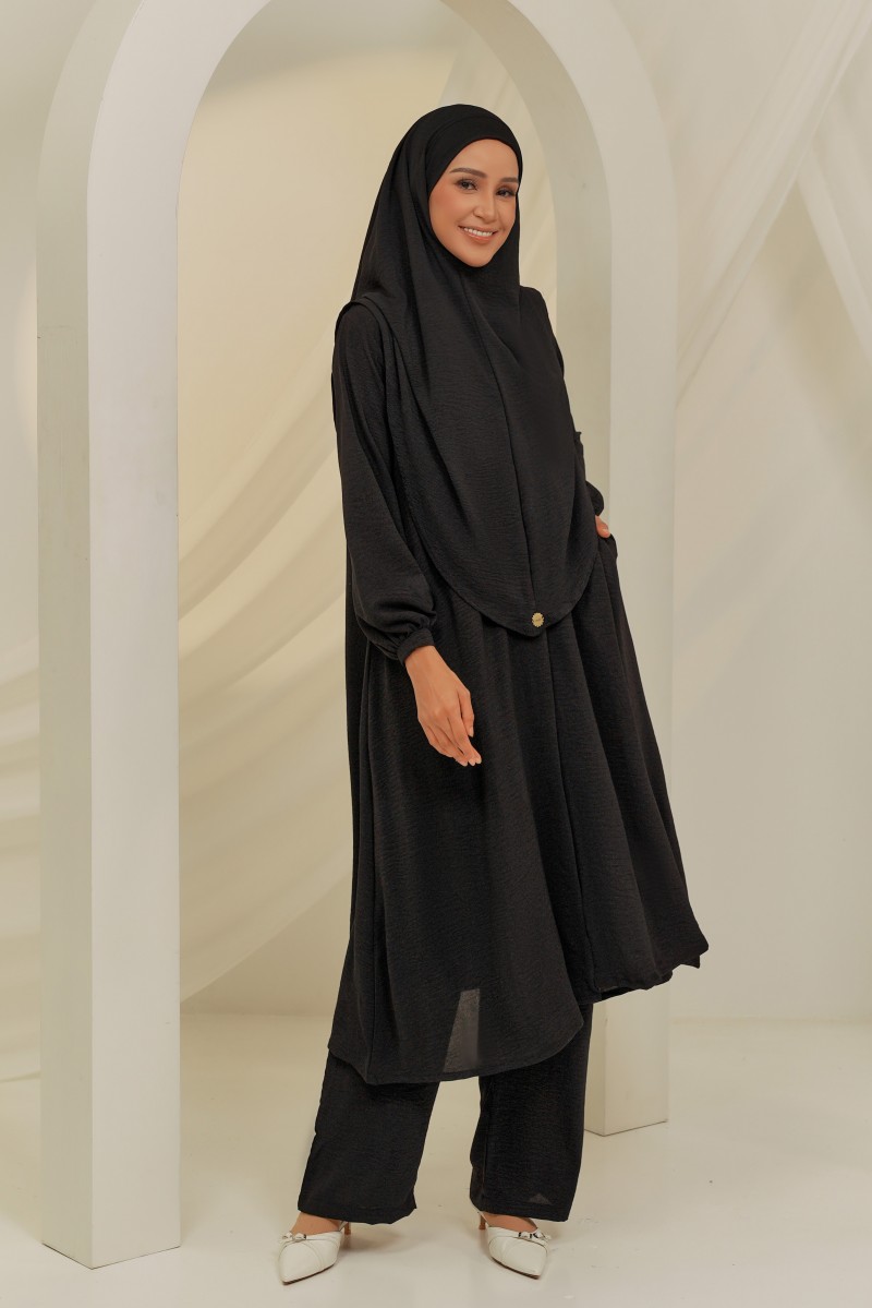 LANA Set in Black with Khimar