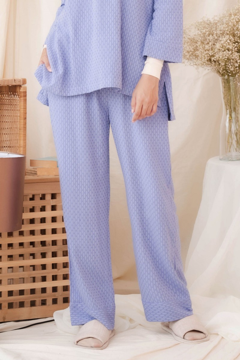 Qesah Pants in Dusty Blue