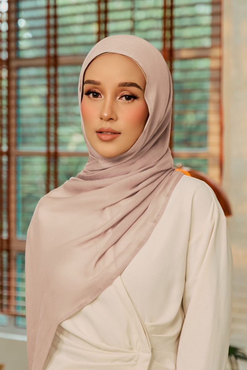 AMILA Long Shawl in Blush Pink