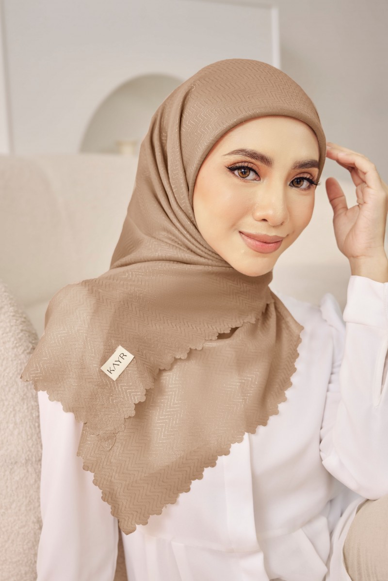 (AS-IS) LUNA Bawal Kayr in Brown