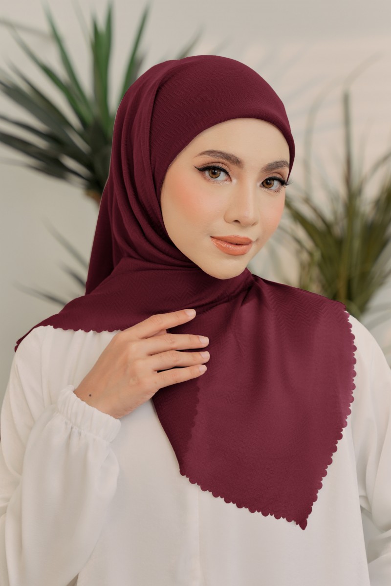 Cali Bawal in Burgundy