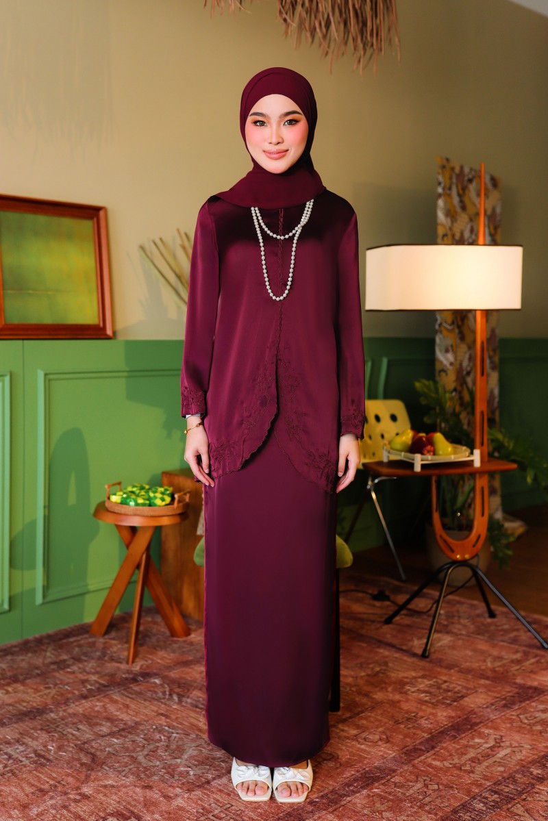 MEKAR Kurung in Burgundy