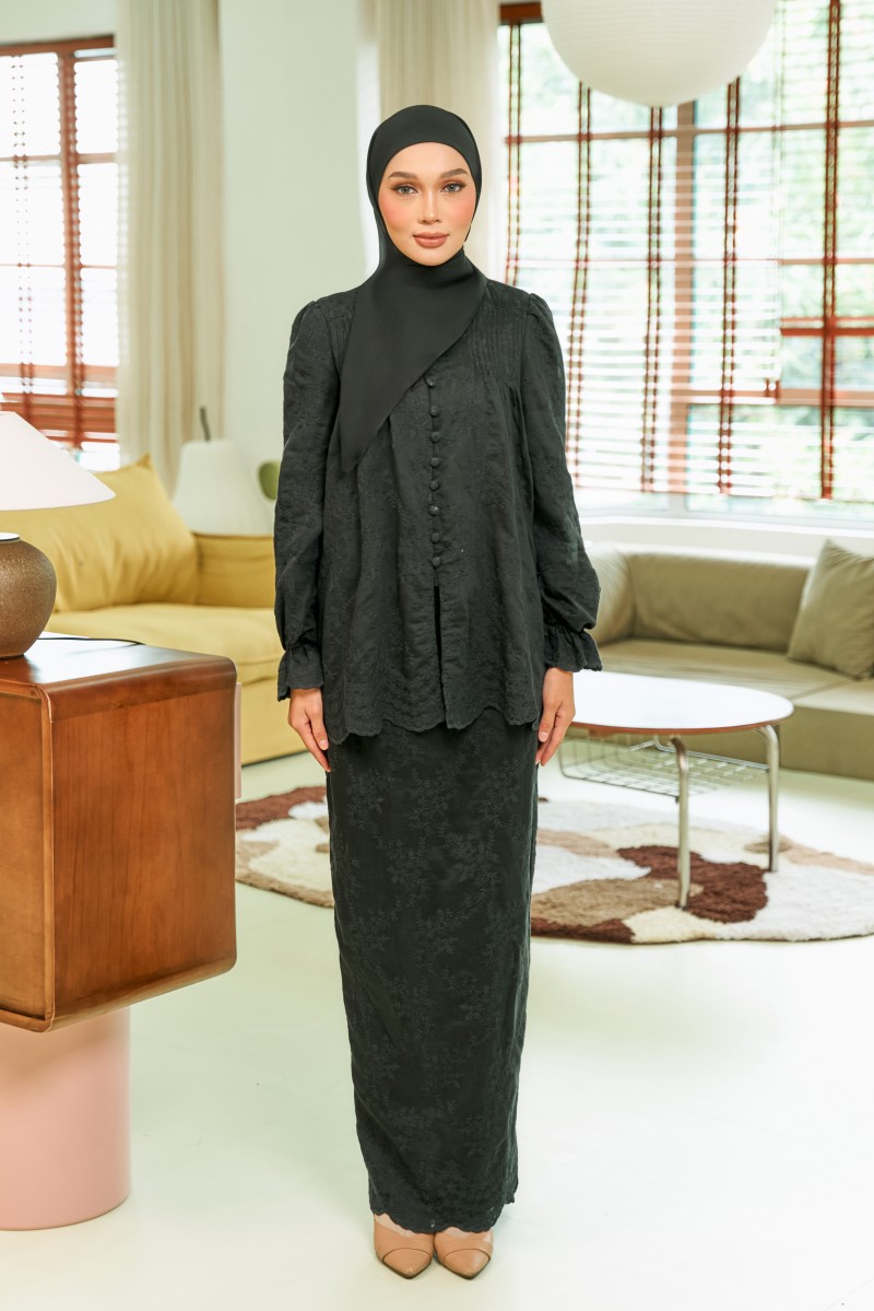 MAHONI Kurung in Black