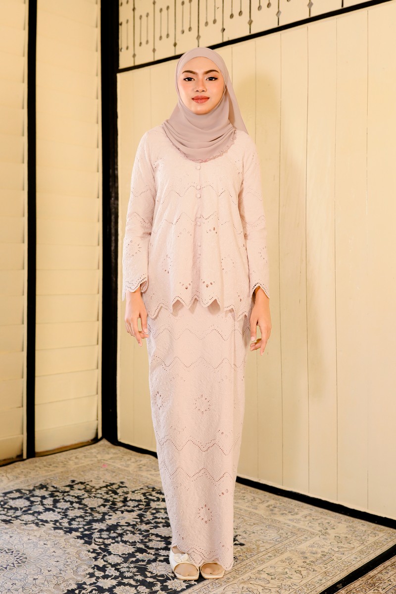 NUANSA Kurung 2.0 in Blush Cream