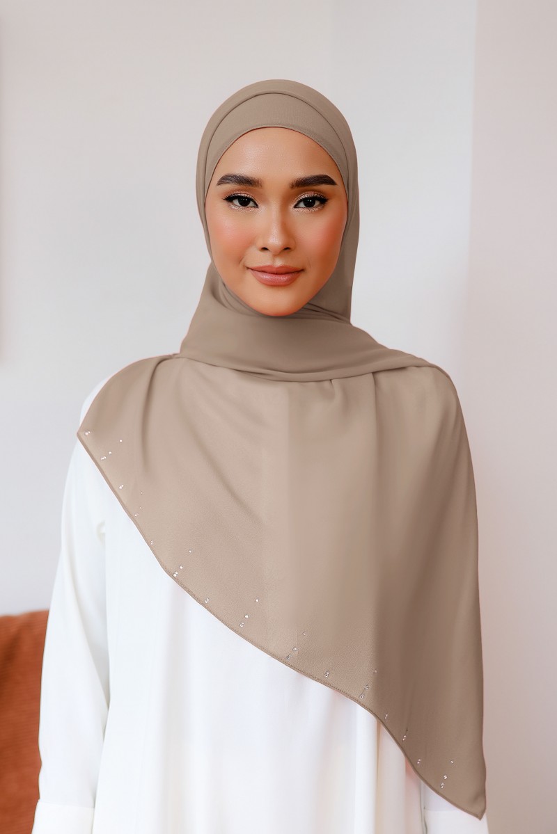 VIDA Diamante Long Shawl in Choco