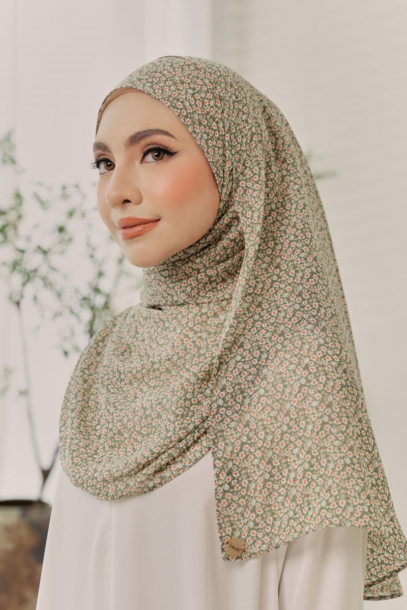 ADRA Shawl in Clover