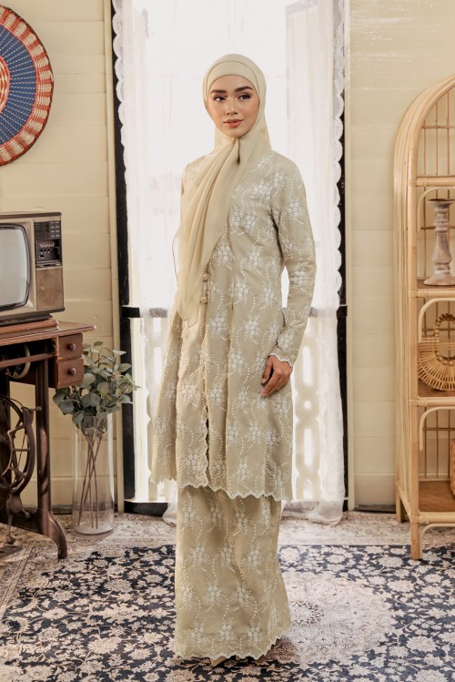 LEMUNI Kurung in Vanilla Cream