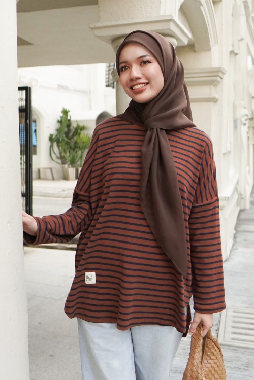 MARIBEL Comfy Blouse in Chocolate