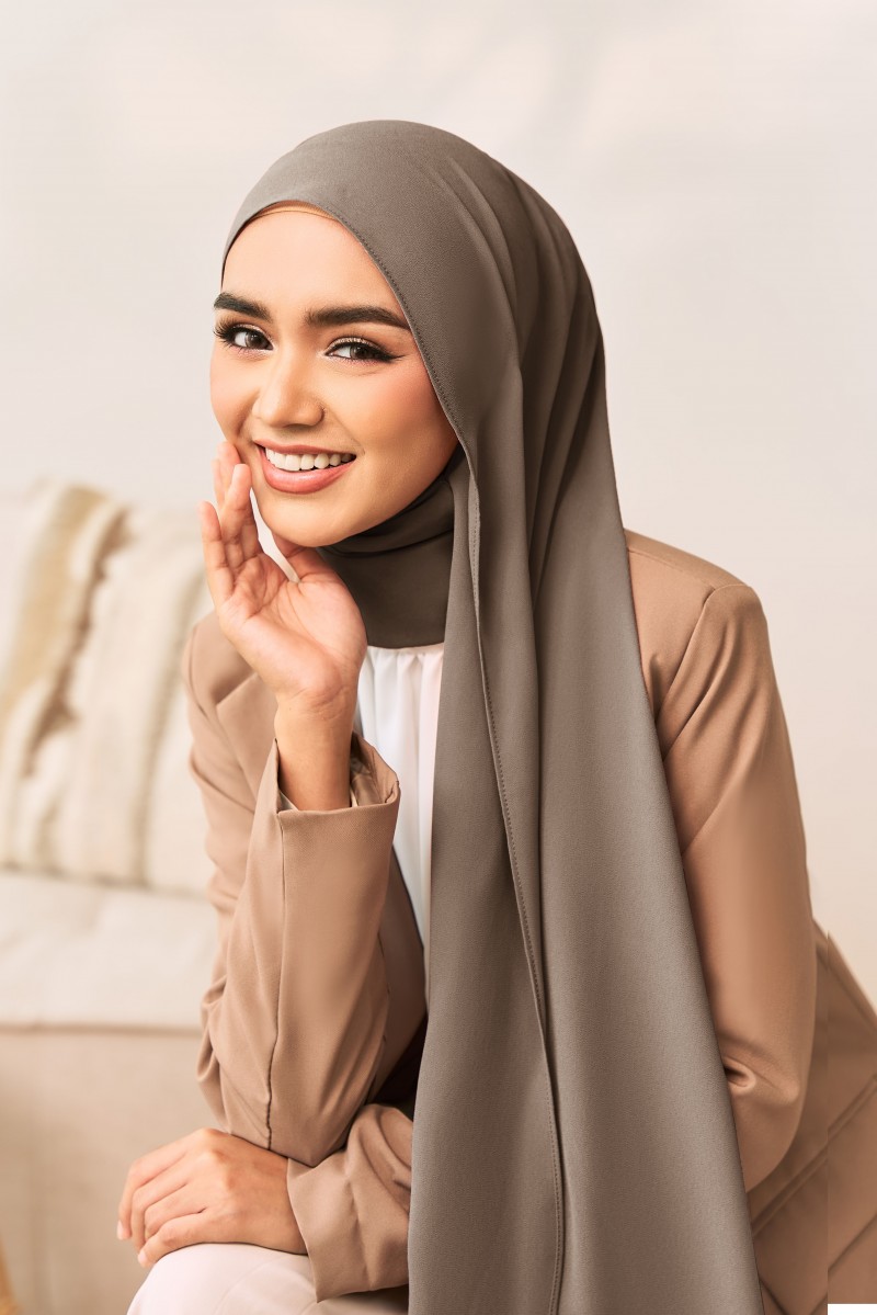 SHAMA Magnetic Long Shawl in Dark Brown