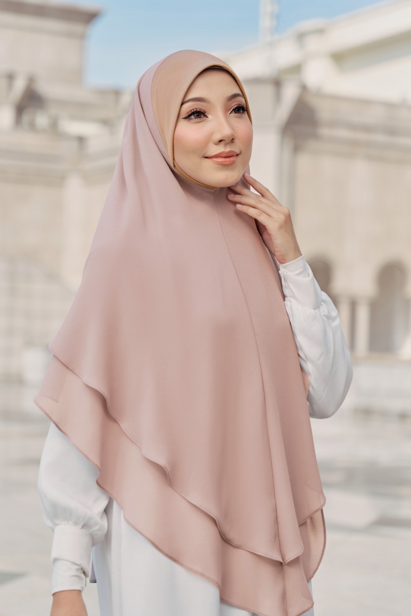 Nageena Khimar in Dusty Pink