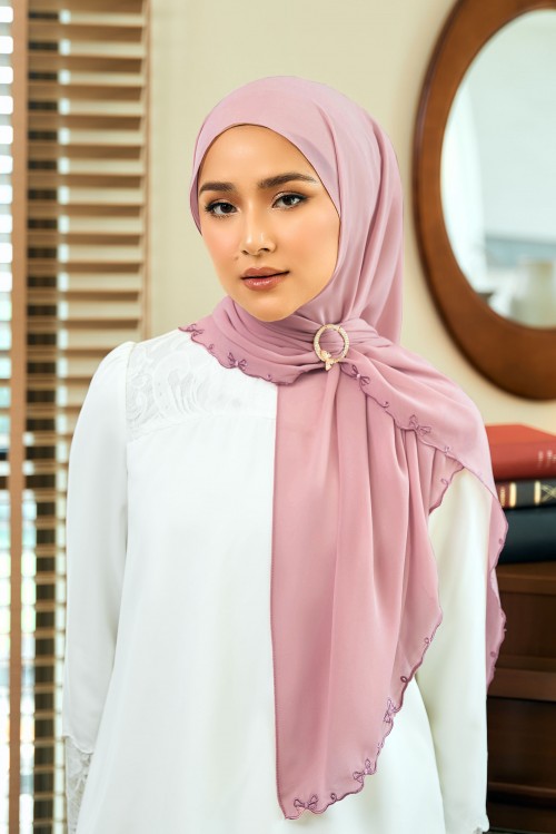 YUKI Sulam Shawl in Dusty Pink