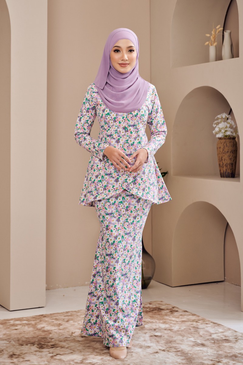 Souris Kurung in Daisy