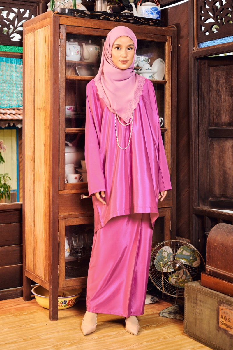 (AS-IS) Meraki Kurung in Fuschia Pink