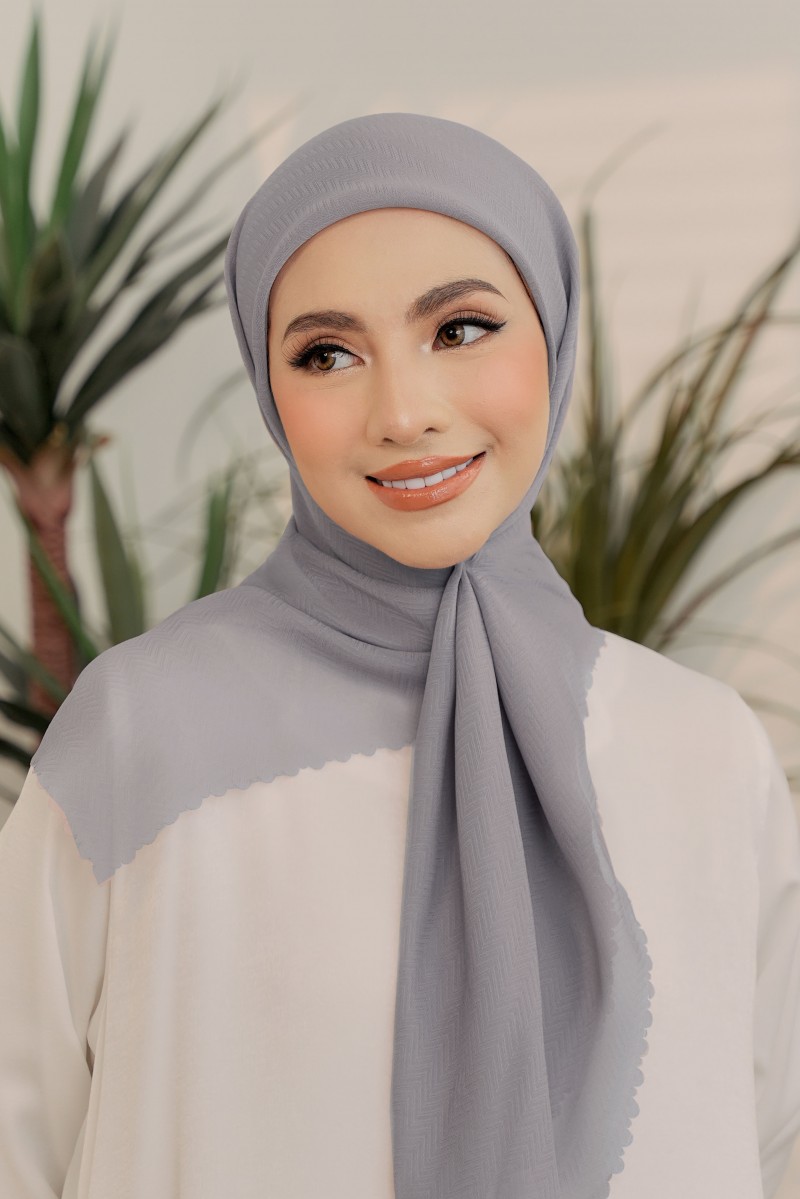 Cali Bawal in Grey