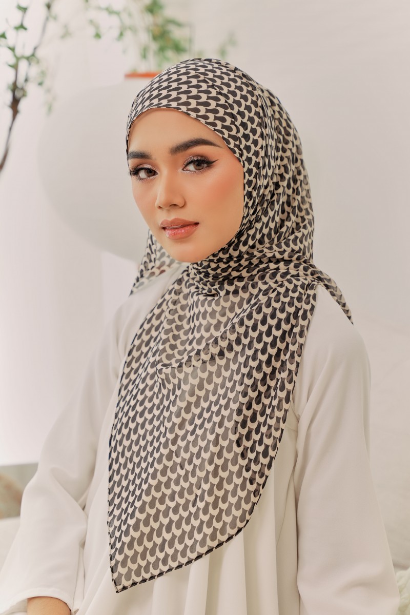 ADRA Shawl in Kate