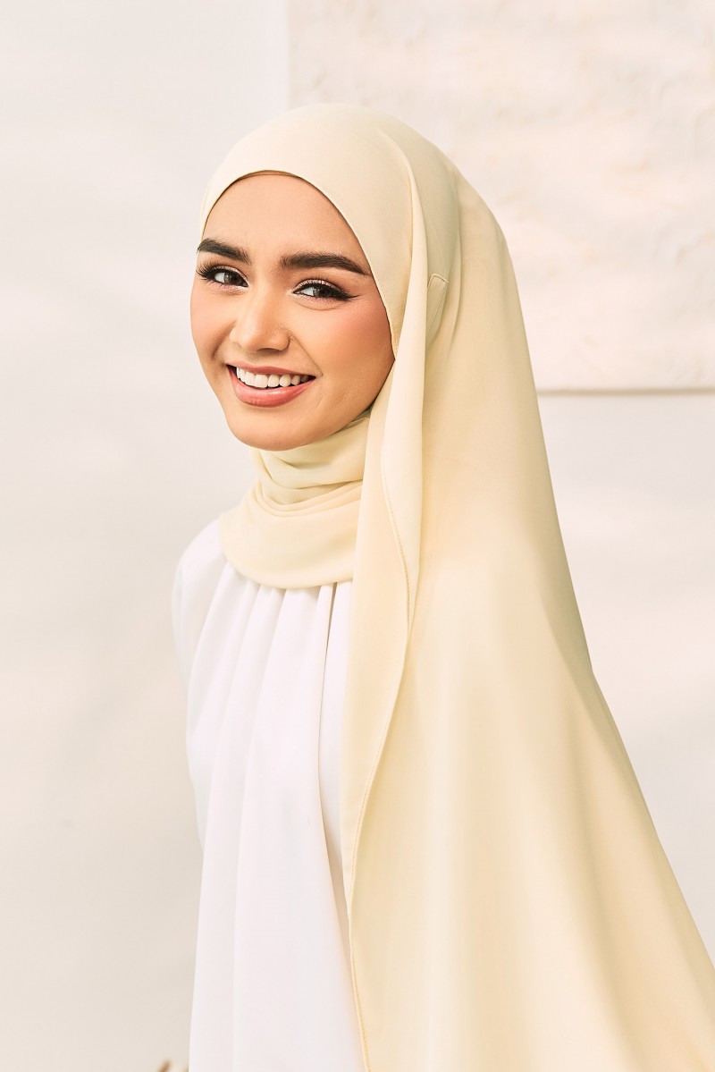 SHAMA Magnetic Long Shawl in Light Yellow