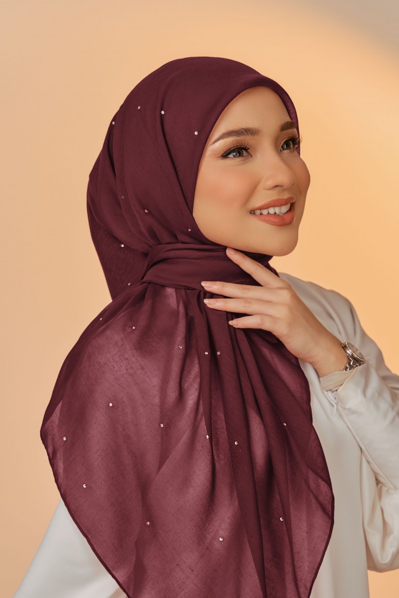 MOIRA Bawal Batu in Maroon