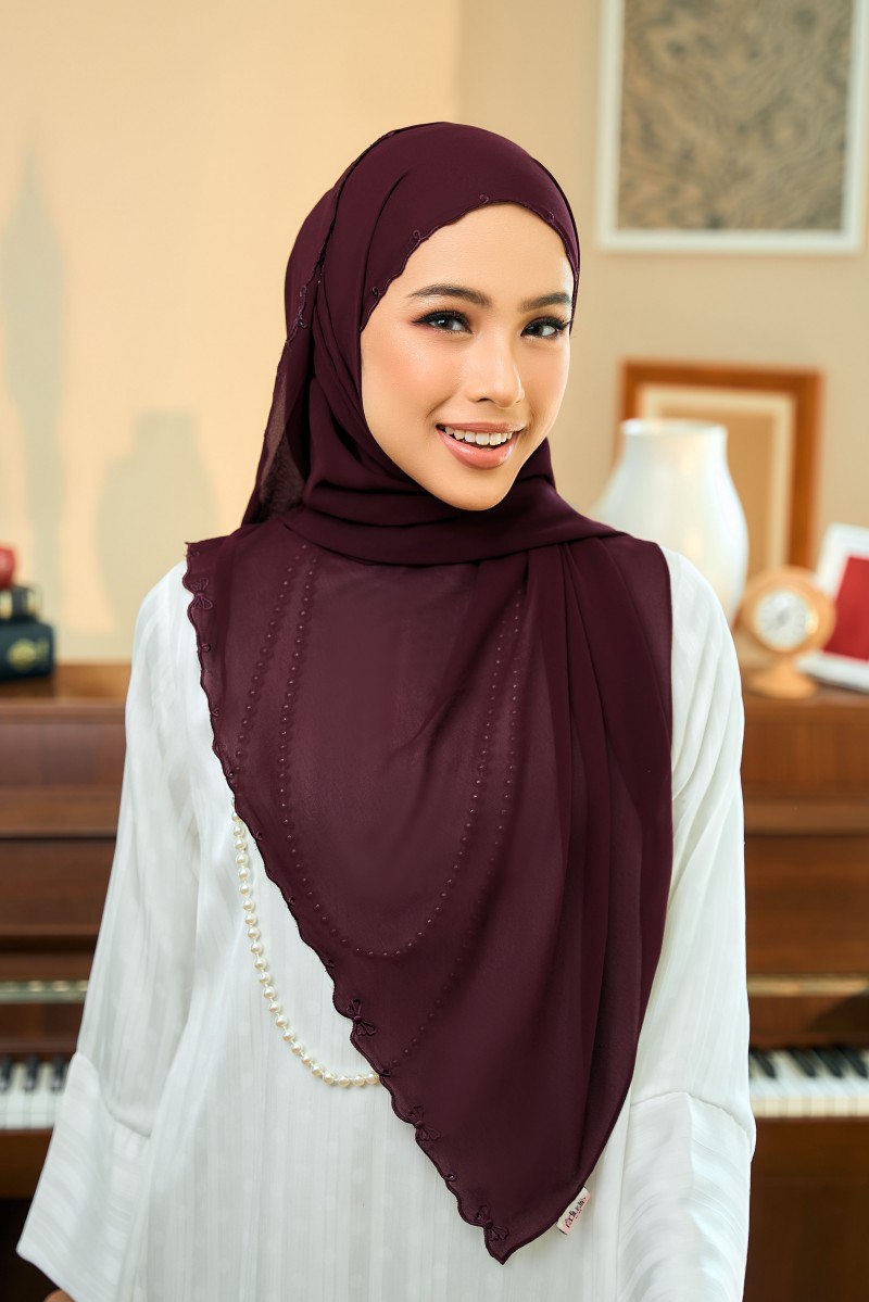 YUKI Sulam Shawl in Burgundy