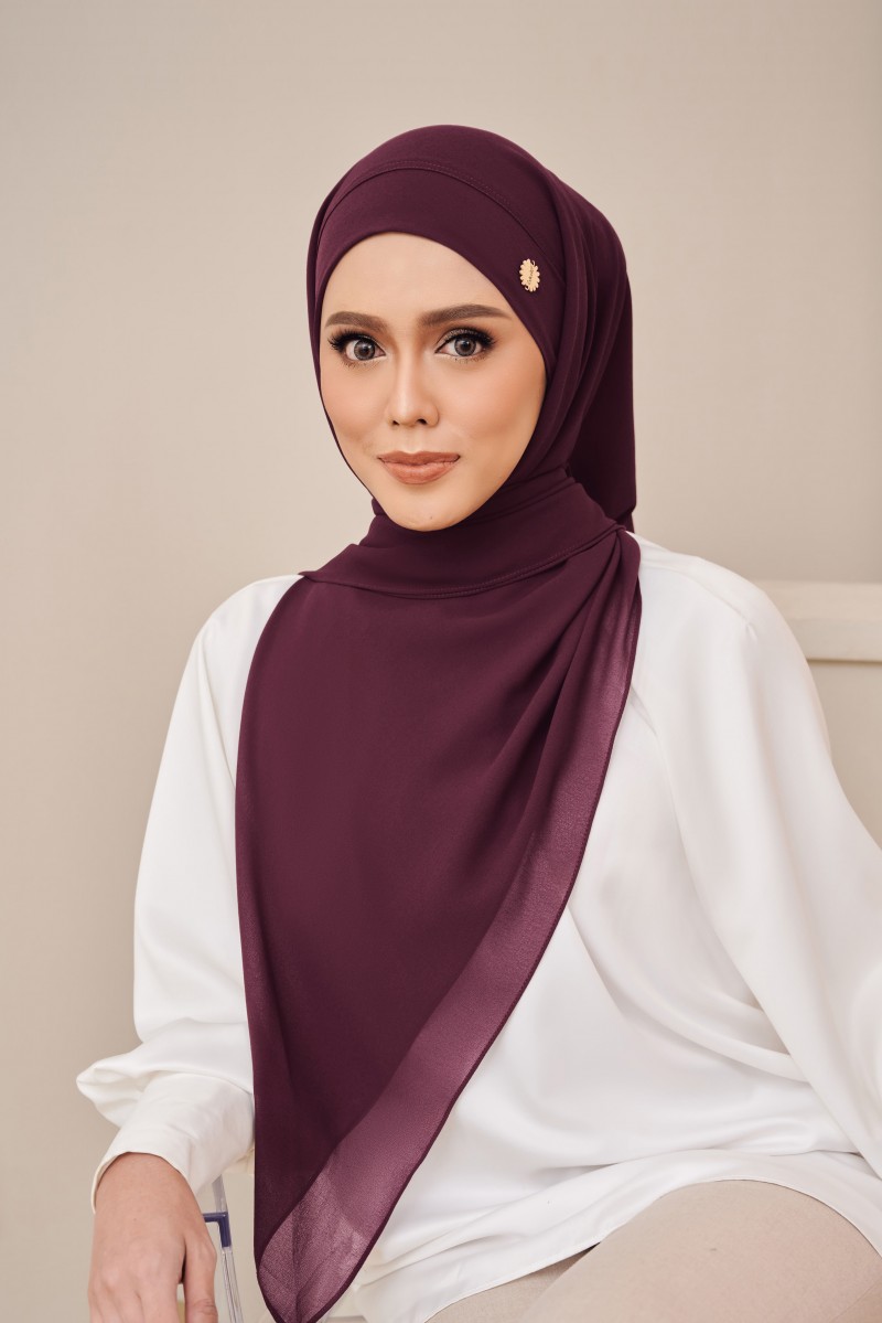 ROSE Bawal Lazy in Maroon