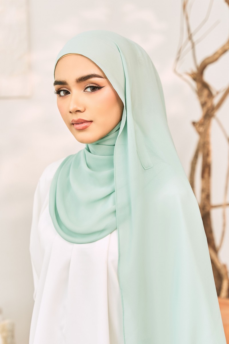 SHAMA Magnetic Long Shawl in Mint Green