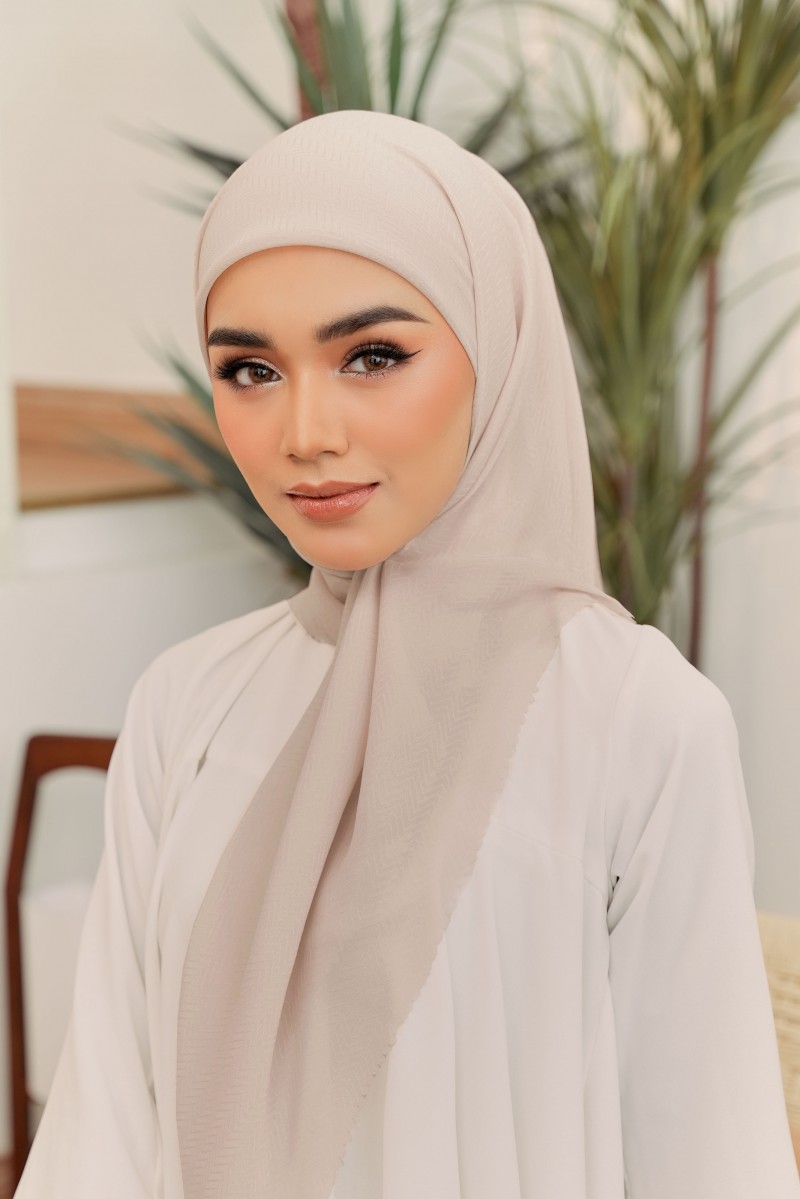 Cali Bawal in Mocha