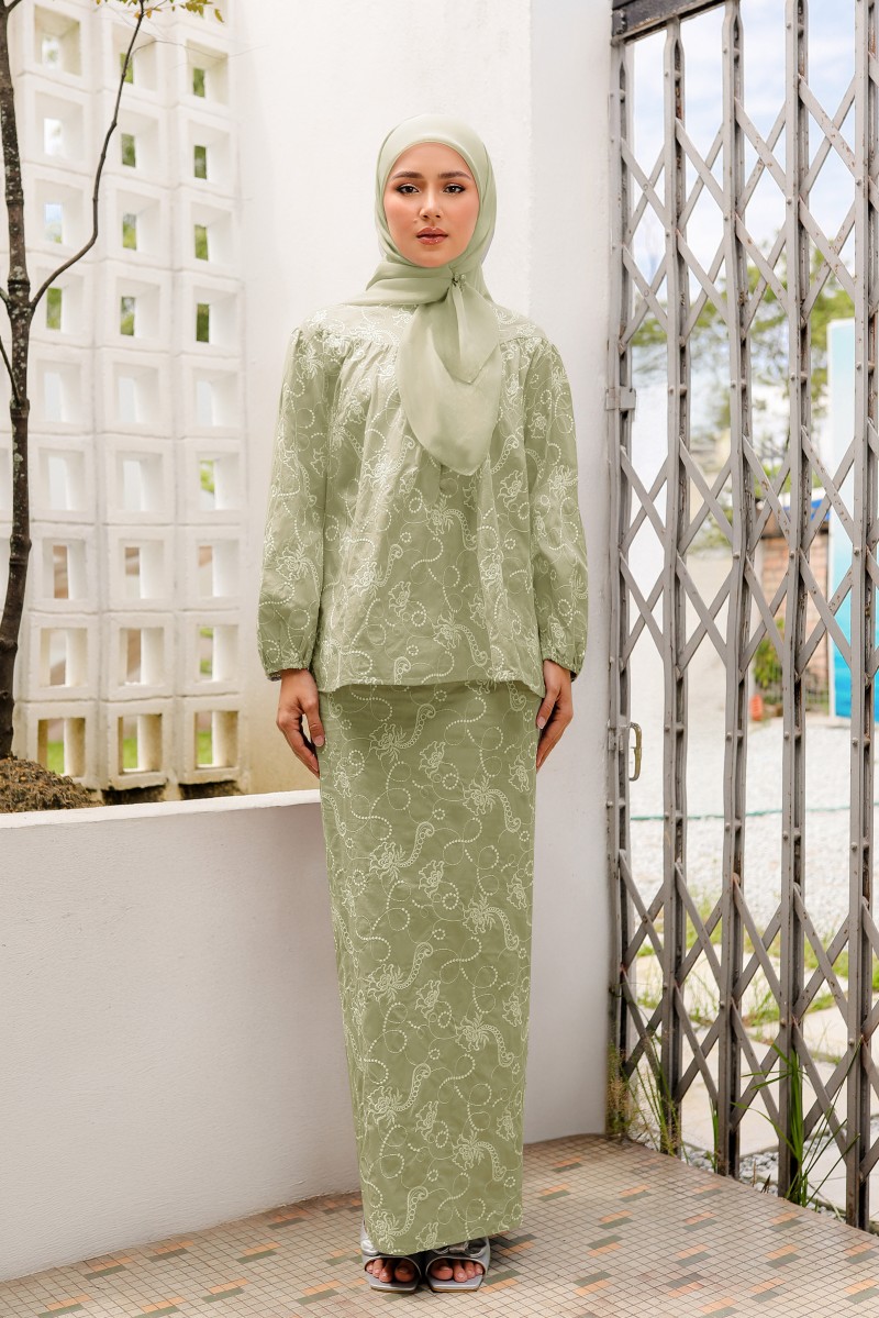 AKASIA Kurung in Matcha