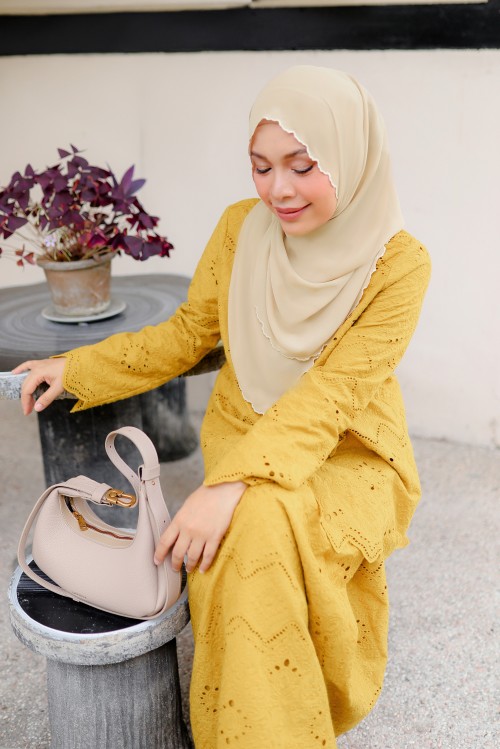 NUANSA Kurung 2.0 in Mustard