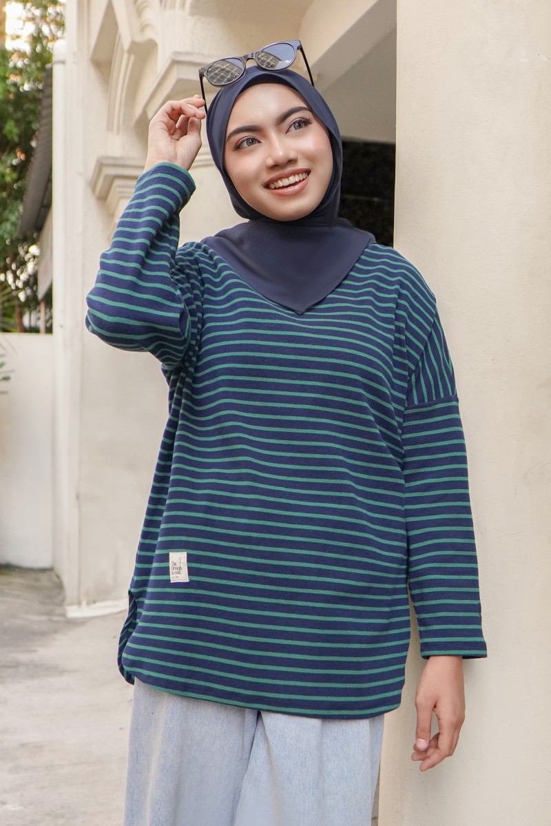 MARIBEL Comfy Blouse in Navy Green