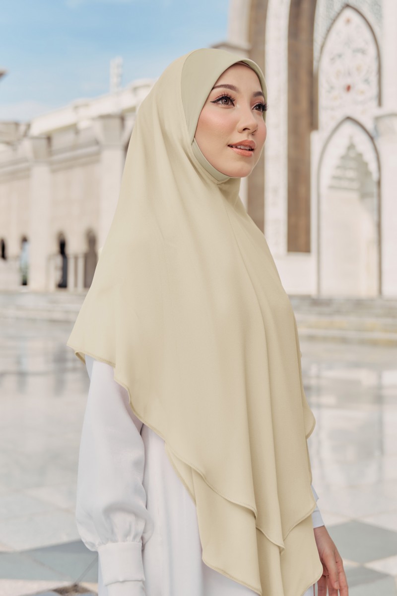 Nageena Khimar in Pale Yellow