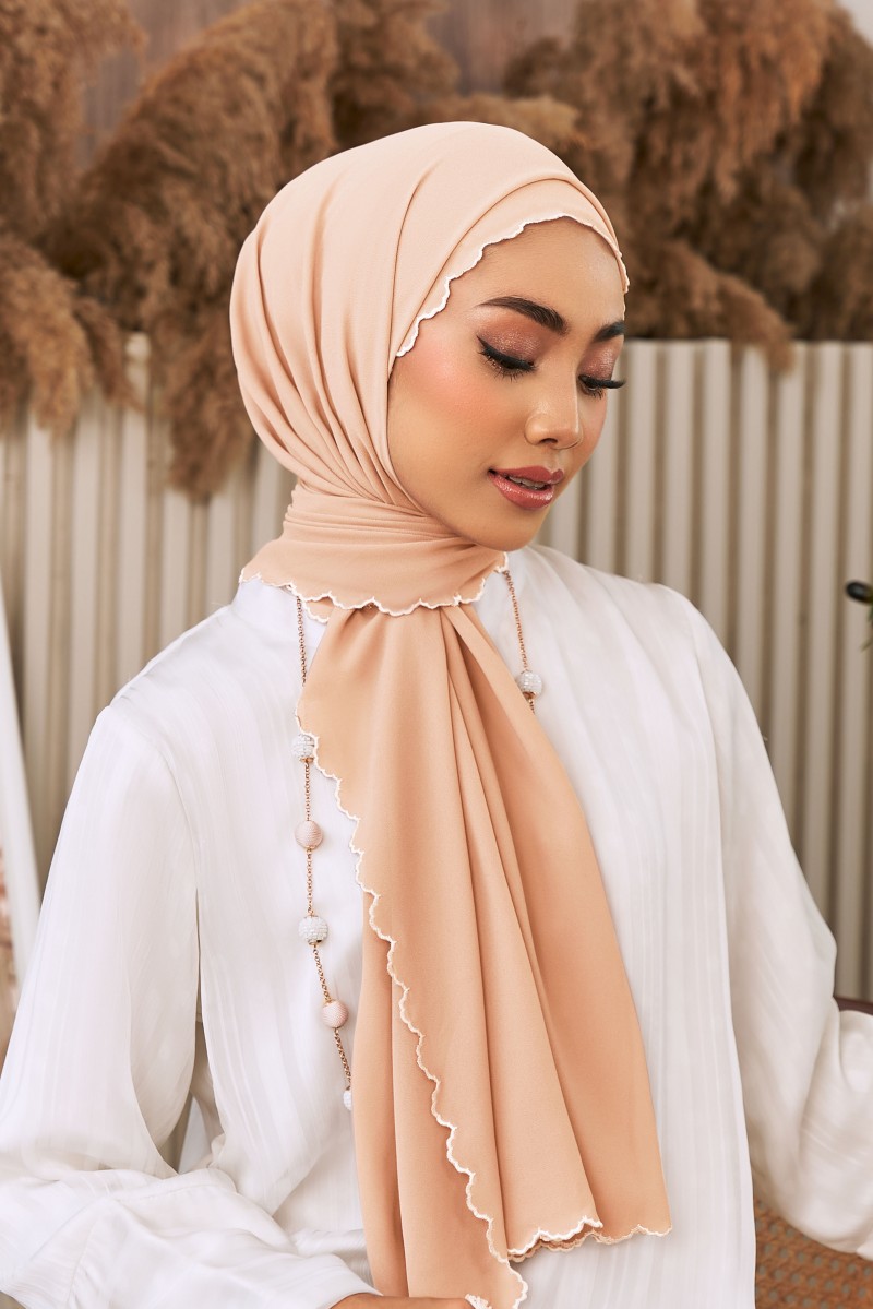 REKHA Sulam Shawl in Peach