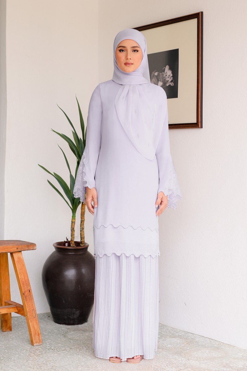 MERANTI Kurung in Pale Lilac