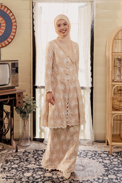 LEMUNI Kurung in Peach Sorbet