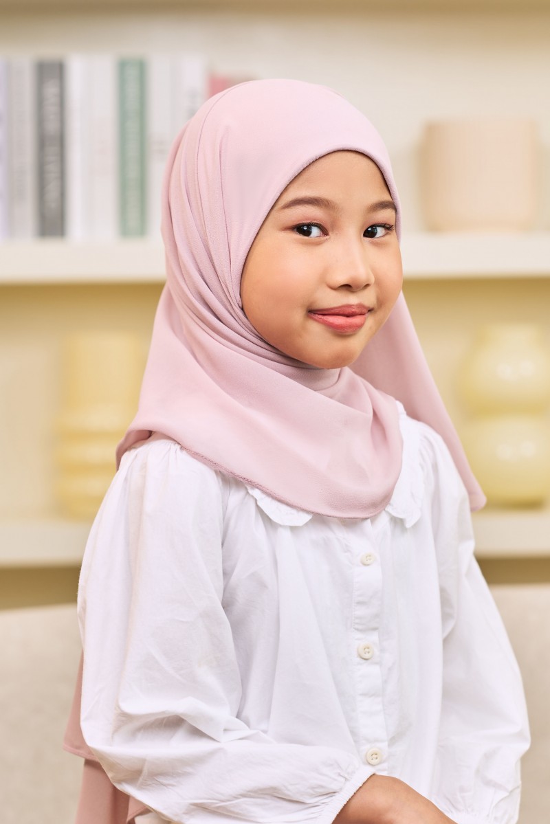 (AS-IS) ADINA Girl Instant Shawl in Rose Pink