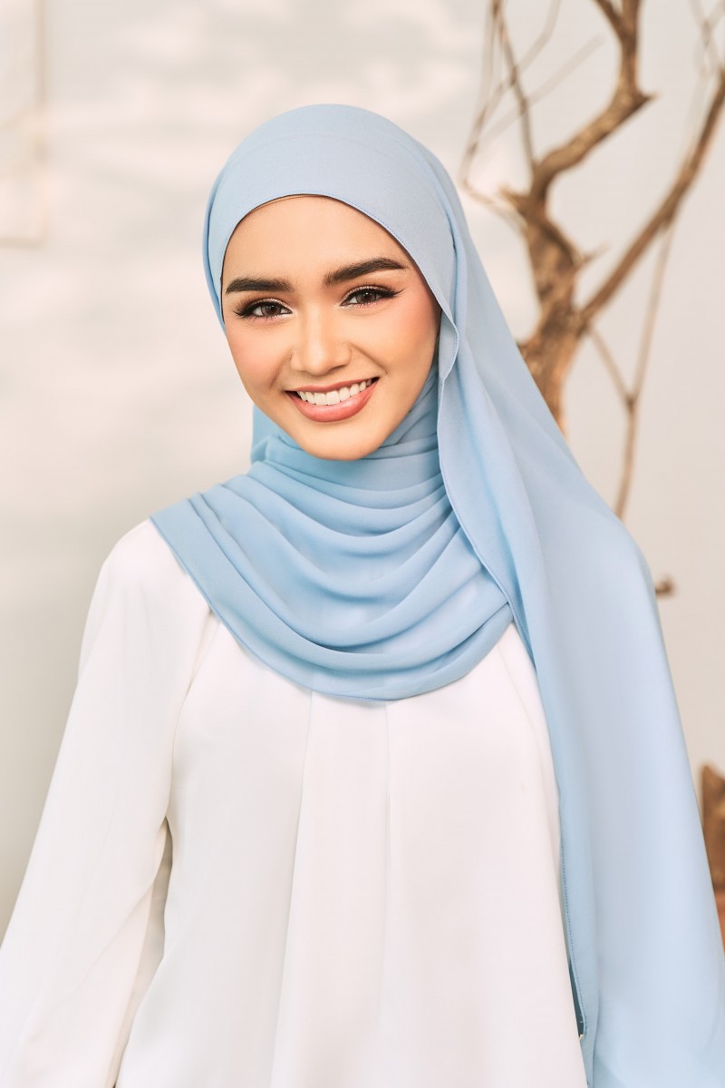 SHAMA Magnetic Long Shawl in Soft Blue