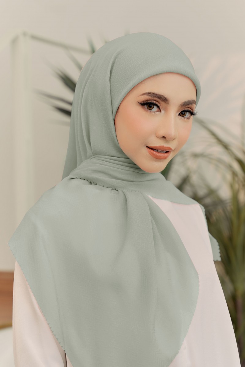 Cali Bawal in Soft Green