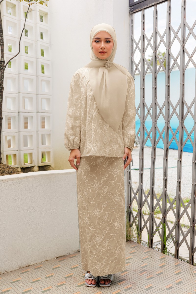 AKASIA Kurung in Sand