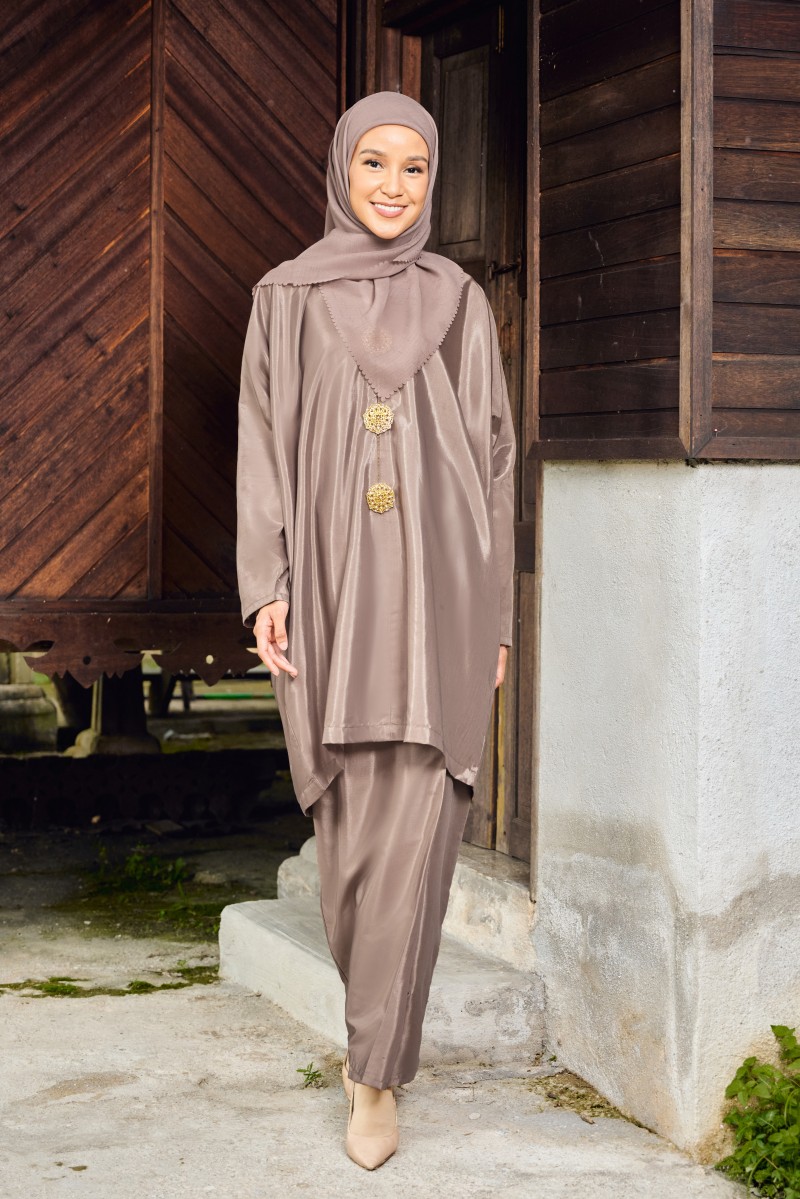 (AS-IS) Meraki Kurung in Wood