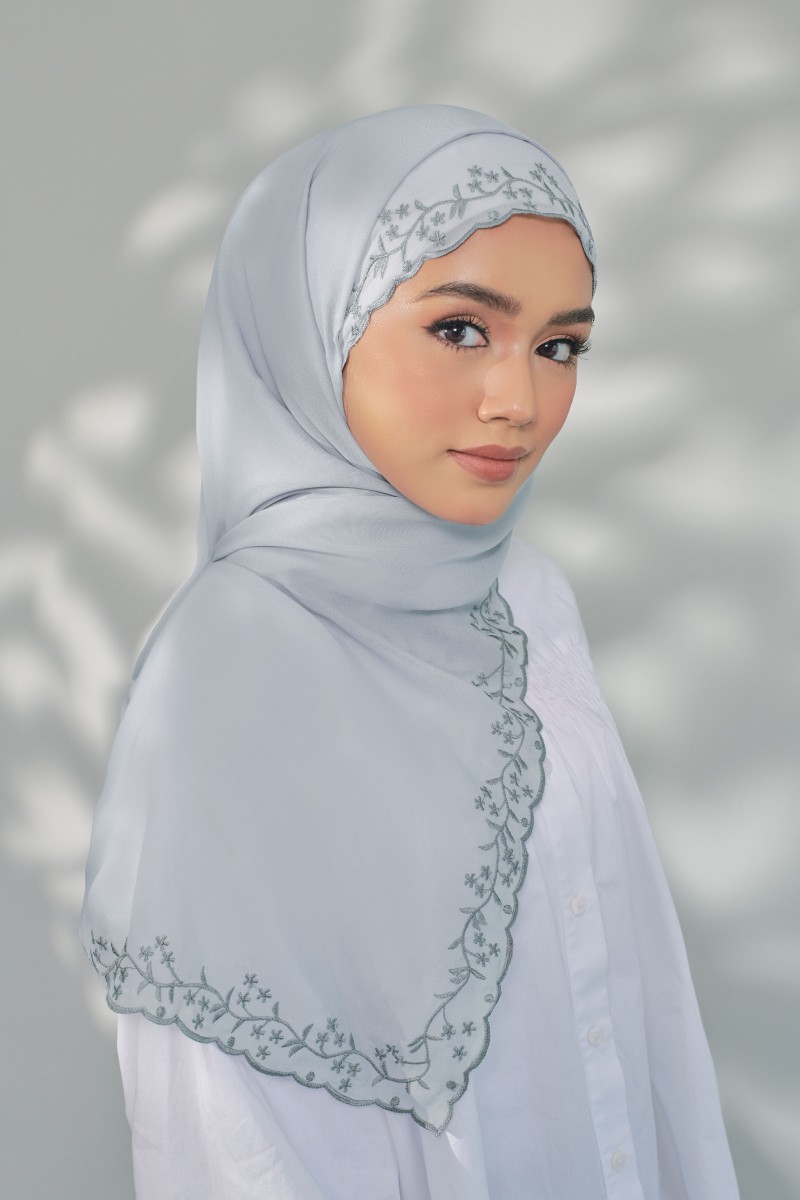 (AS-IS) Salma Bawal Sulam in Blue Grey