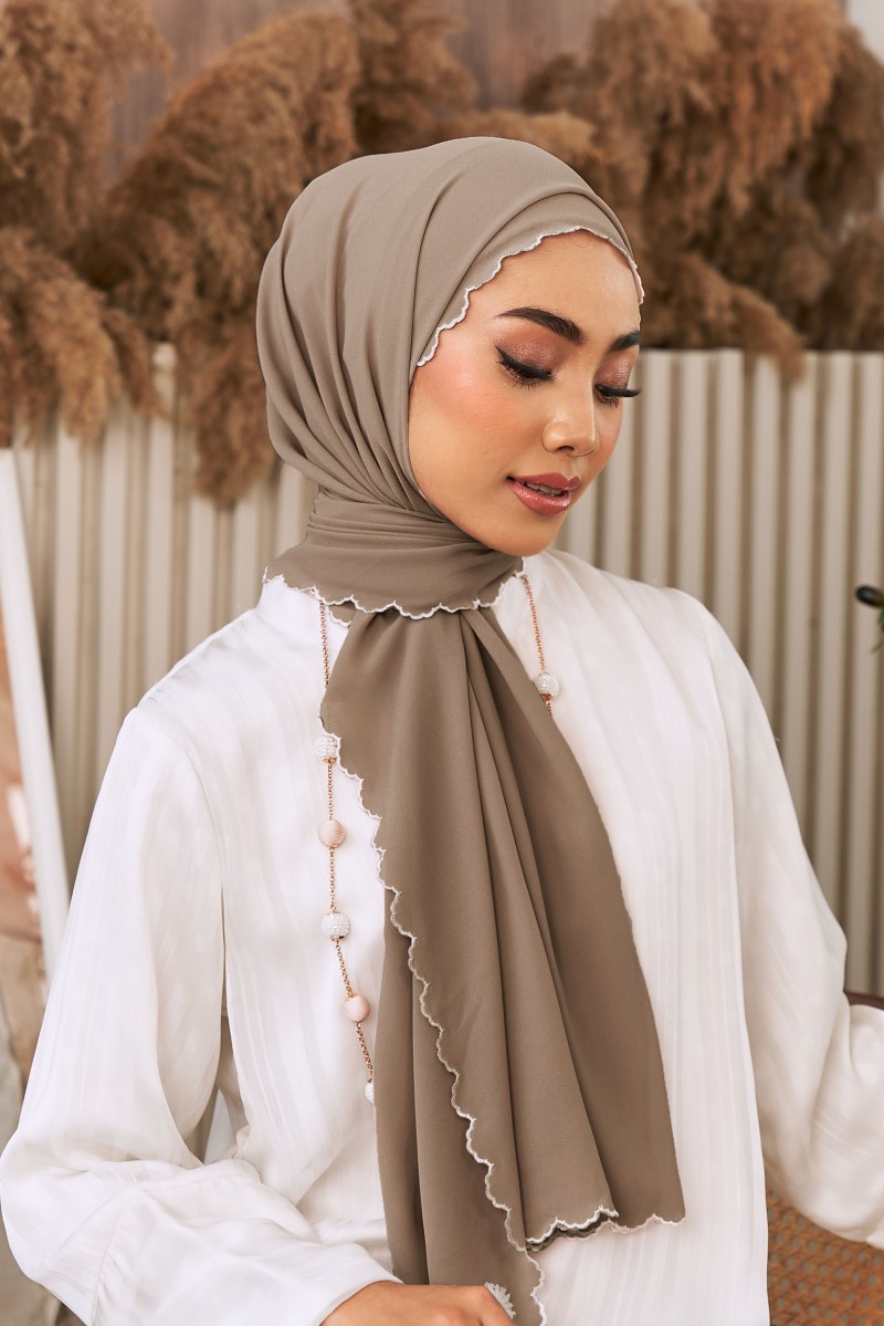 REKHA Sulam Shawl in Brown