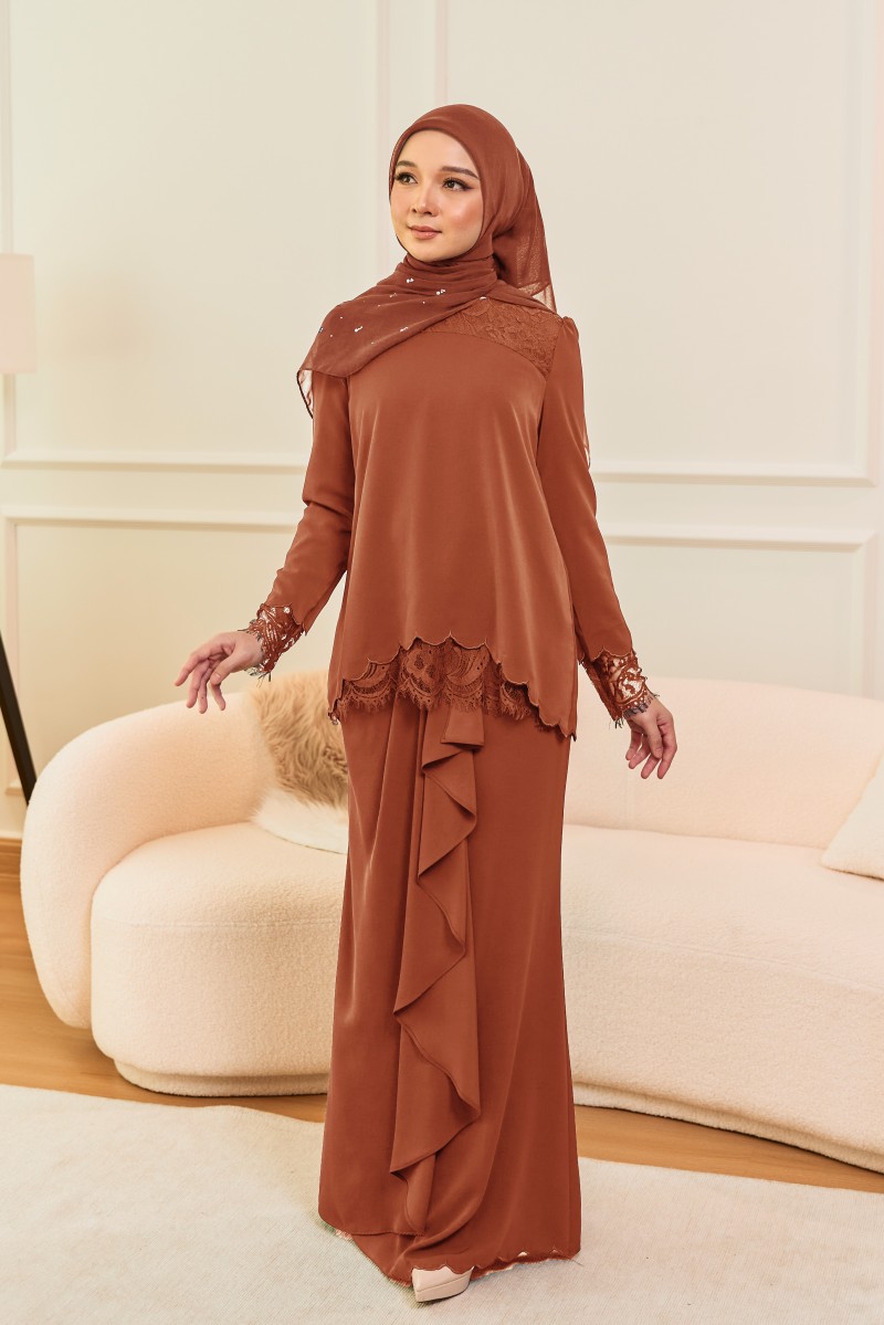 EIDRA Kurung in Brick Orange