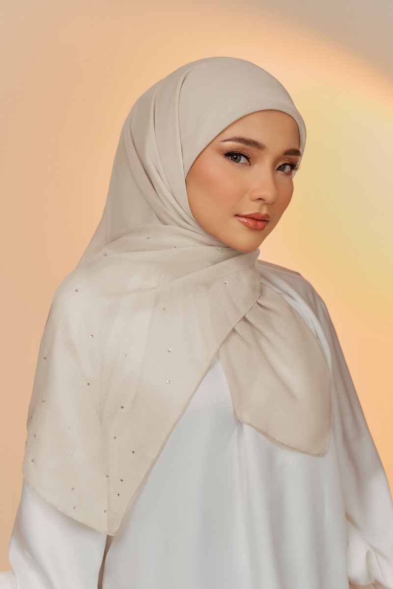 MOIRA Bawal Batu in Cream