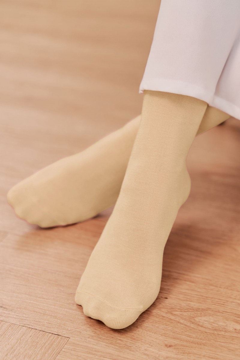 KIRA Bamboo Socks in Cream