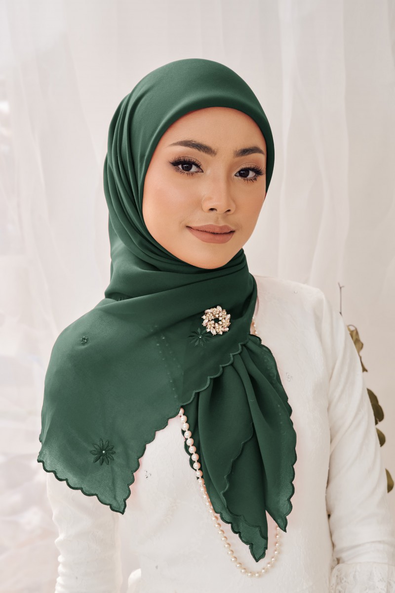 AZZA Sulam Bawal in Deep Green