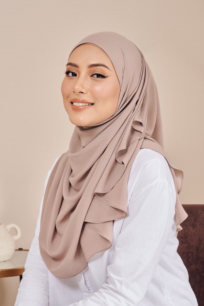 (AS-IS) SADIA Halfmoon in Dusty Brown