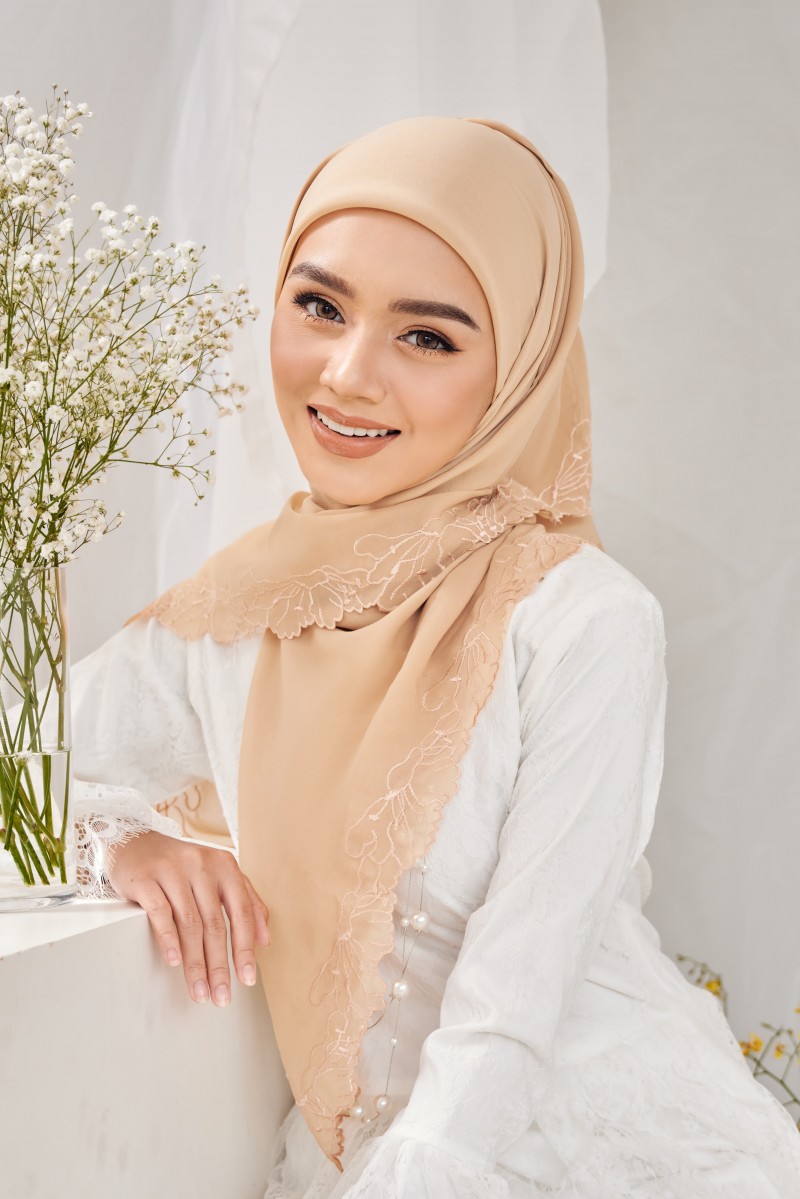 (AS-IS) SARI Sulam Bawal in Dusty Peach