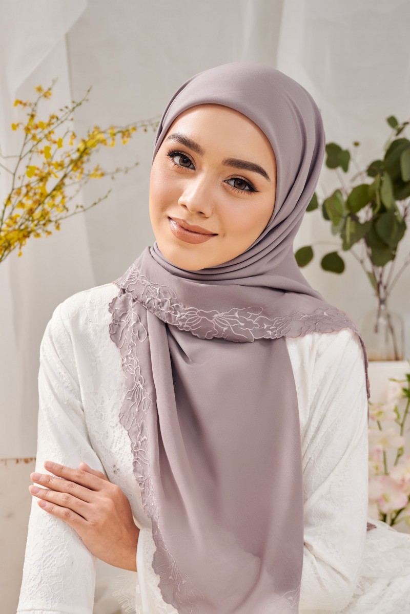 (AS-IS) SARI Sulam Bawal in Dusty Purple